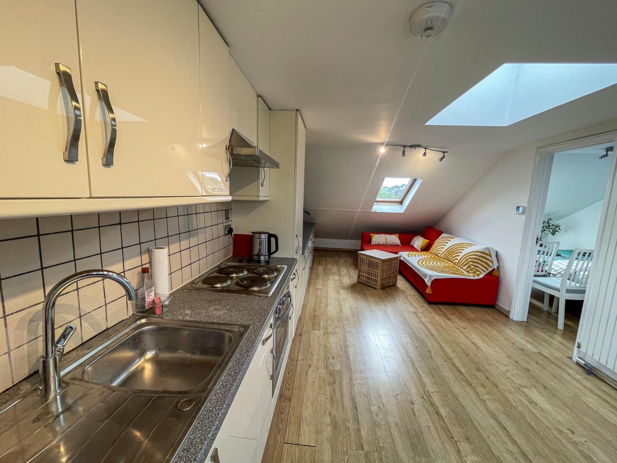 1 Bed Attic Flat With Easy Reach To Centre Appartement Londres