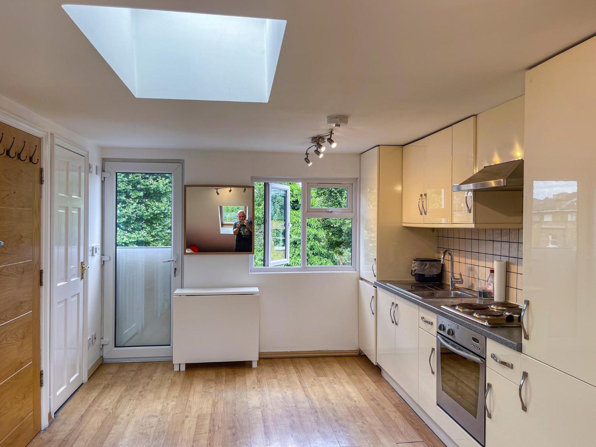Appartement 1 Bed Attic Flat With Easy Reach To Centre Londres