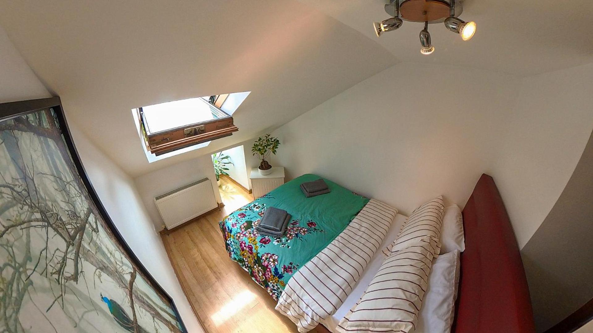 1 Bed Attic Flat With Easy Reach To Centre Appartement Londres